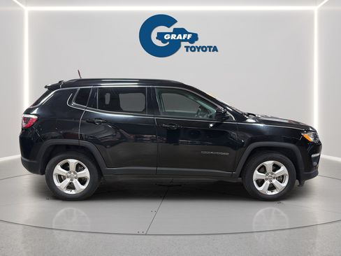 Used 2018 Jeep Compass Latitude FWD image 5