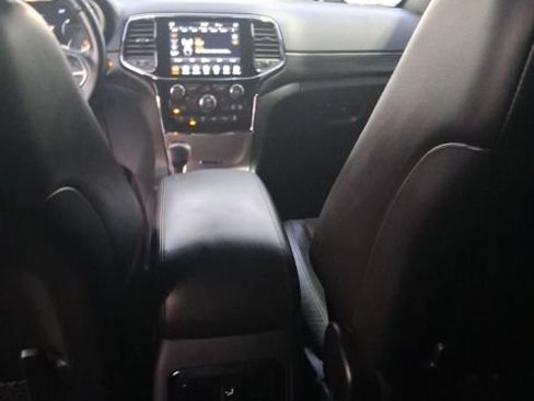Used 2021 Jeep Grand Cherokee Laredo X AWD/4WD image 28