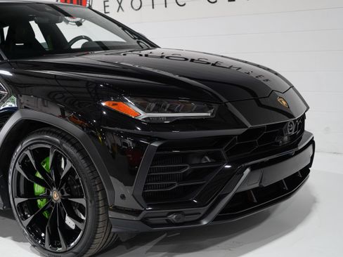 Used 2022 Lamborghini Urus AWD/4WD image 25