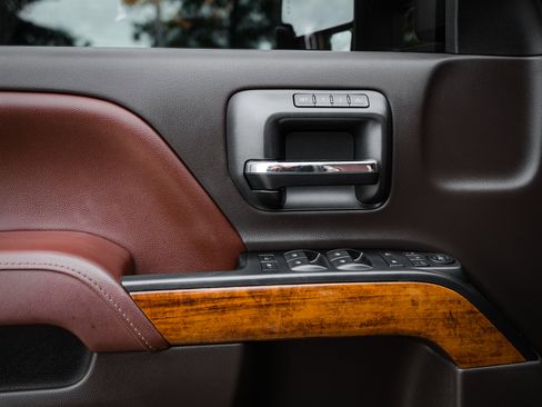 Used 2016 Chevrolet Silverado 2500 High Country w/ Duramax Plus Package image 14