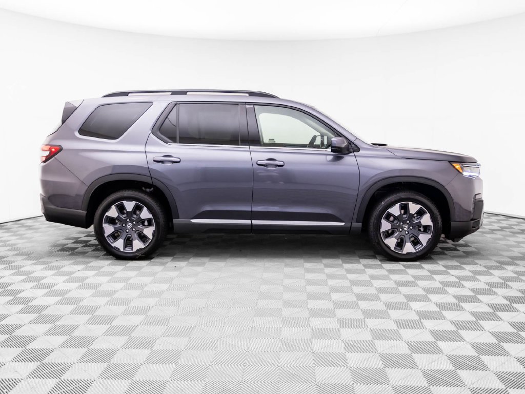New 2026 Honda Pilot Touring image 7