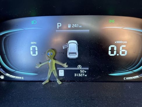 Used 2023 Kia Soul LX w/ LX Technology Package image 11