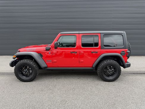 Used 2025 Jeep Wrangler Unlimited Sport S 4xe image 2