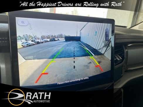 Used 2024 Ford Expedition XLT image 15