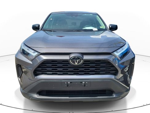 Used 2024 Toyota RAV4 LE AWD/4WD image 2
