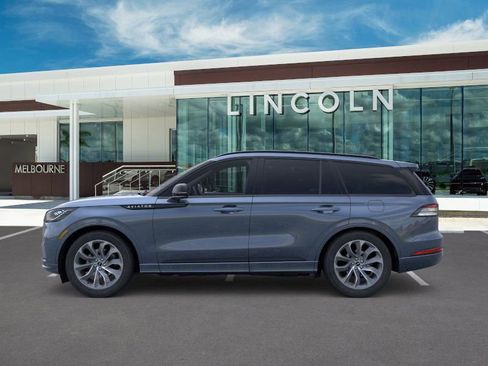 New 2026 Lincoln Aviator AWD image 3