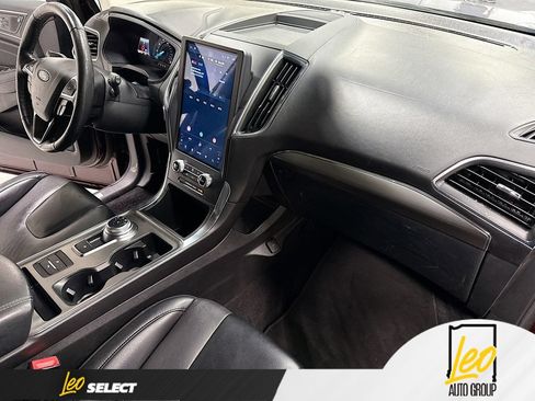 Used 2022 Ford Edge Titanium AWD/4WD image 32