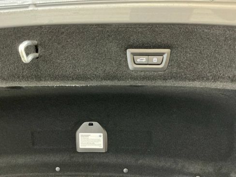 Used 2024 BMW i7 xDrive60 AWD/4WD image 30