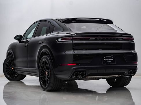 Certified 2025 Porsche Cayenne E-Hybrid Coupe AWD/4WD image 3