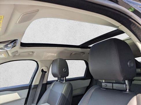 Used 2025 Land Rover Range Rover Velar S image 16