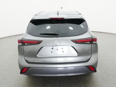 New 2026 Toyota Highlander Limited image 7