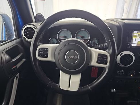Used 2014 Jeep Wrangler Unlimited Sahara AWD/4WD image 14