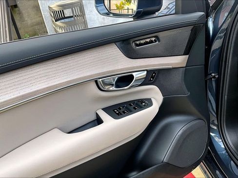 New 2026 Volvo XC90 T8 Ultra image 30