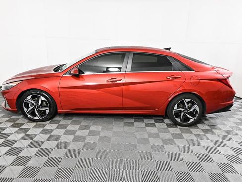 Used 2021 Hyundai Elantra Limited image 7