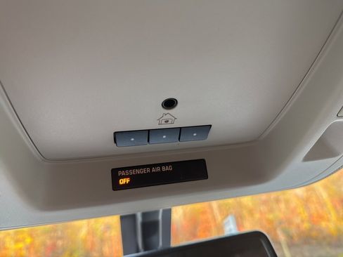 Used 2018 GMC Sierra 1500 SLT w/ SLT Premium Package image 24