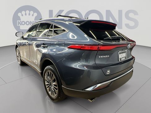 Used 2023 Toyota Venza Limited AWD/4WD image 2
