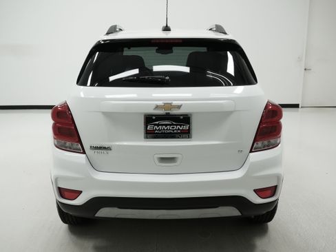 Used 2020 Chevrolet Trax LT w/ LT Convenience Package image 5