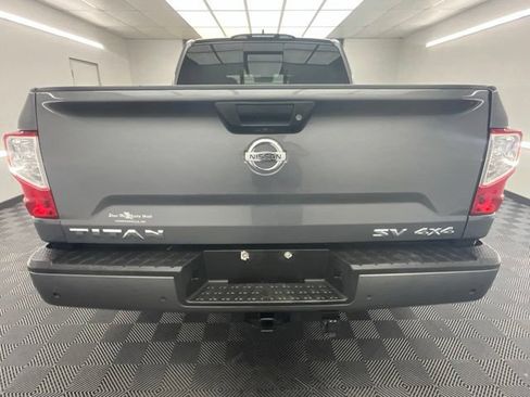 Used 2024 Nissan Titan SV AWD/4WD image 17