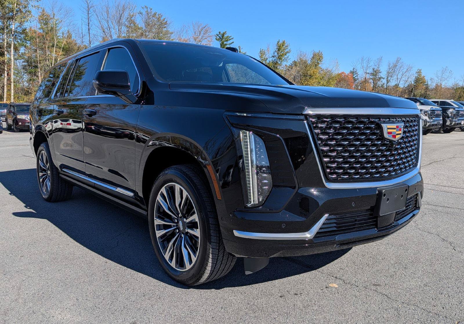 Used 2025 Cadillac Escalade ESV Premium Luxury AWD/4WD image 4