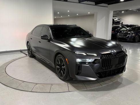 Used 2023 BMW 740i w/ Parking Assistance Package RWD image 6