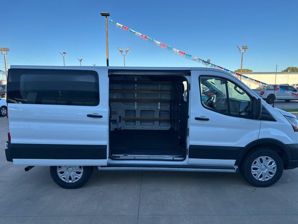 Used 2025 Ford Transit 250 Low Roof w/ Exterior Upgrade Package RWD image 34