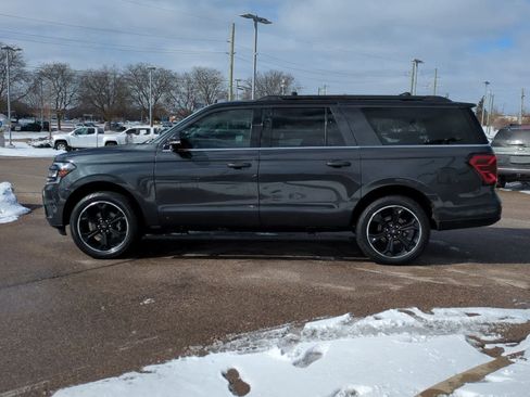 Used 2023 Ford Expedition Max Limited image 5
