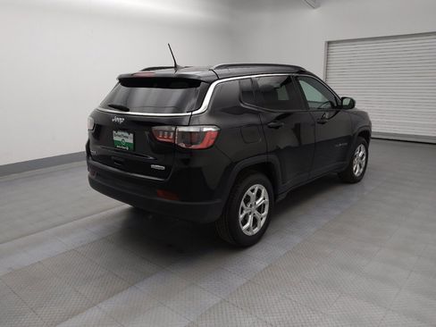 Used 2024 Jeep Compass Latitude image 9