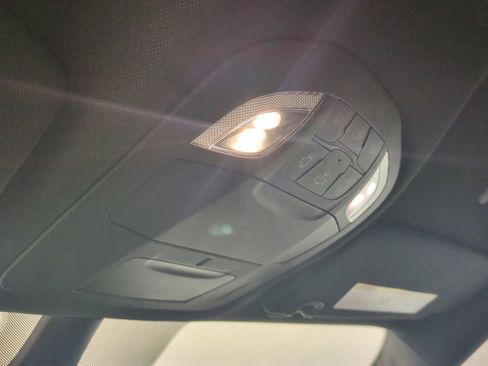 Used 2023 Chrysler Pacifica Touring-L w/ S Appearance Package FWD image 25