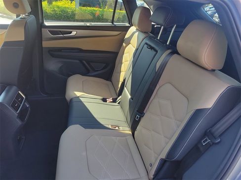 New 2026 Volkswagen Atlas Cross Sport SE image 12