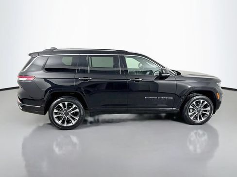 Used 2023 Jeep Grand Cherokee L Overland w/ Luxury Tech Group IV AWD/4WD image 4