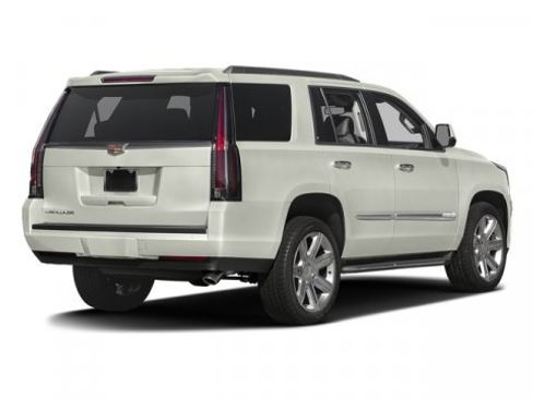 Used 2017 Cadillac Escalade Luxury image 2