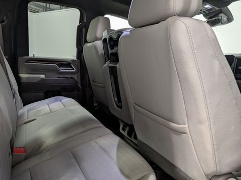 Used 2024 GMC Sierra 3500 SLE w/ SLE Value Package image 18