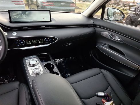 Certified 2024 Genesis GV70 2.5T w/ Select Package image 16