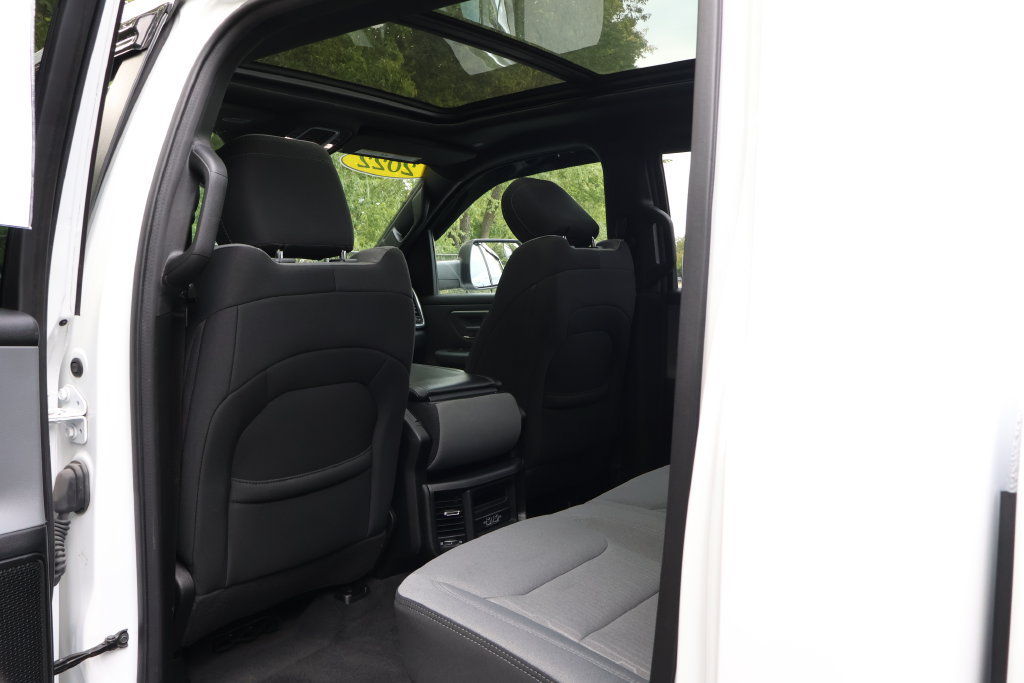 Used 2022 RAM 1500 Big Horn AWD/4WD image 46