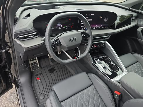 Used 2025 Audi SQ5 Premium Plus AWD/4WD image 16