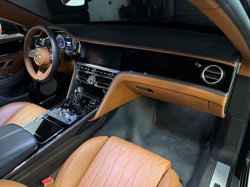 Used 2022 Bentley Flying Spur V8 AWD/4WD image 18