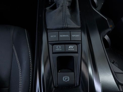 Used 2025 Toyota Camry SE w/ Convenience Package FWD image 26