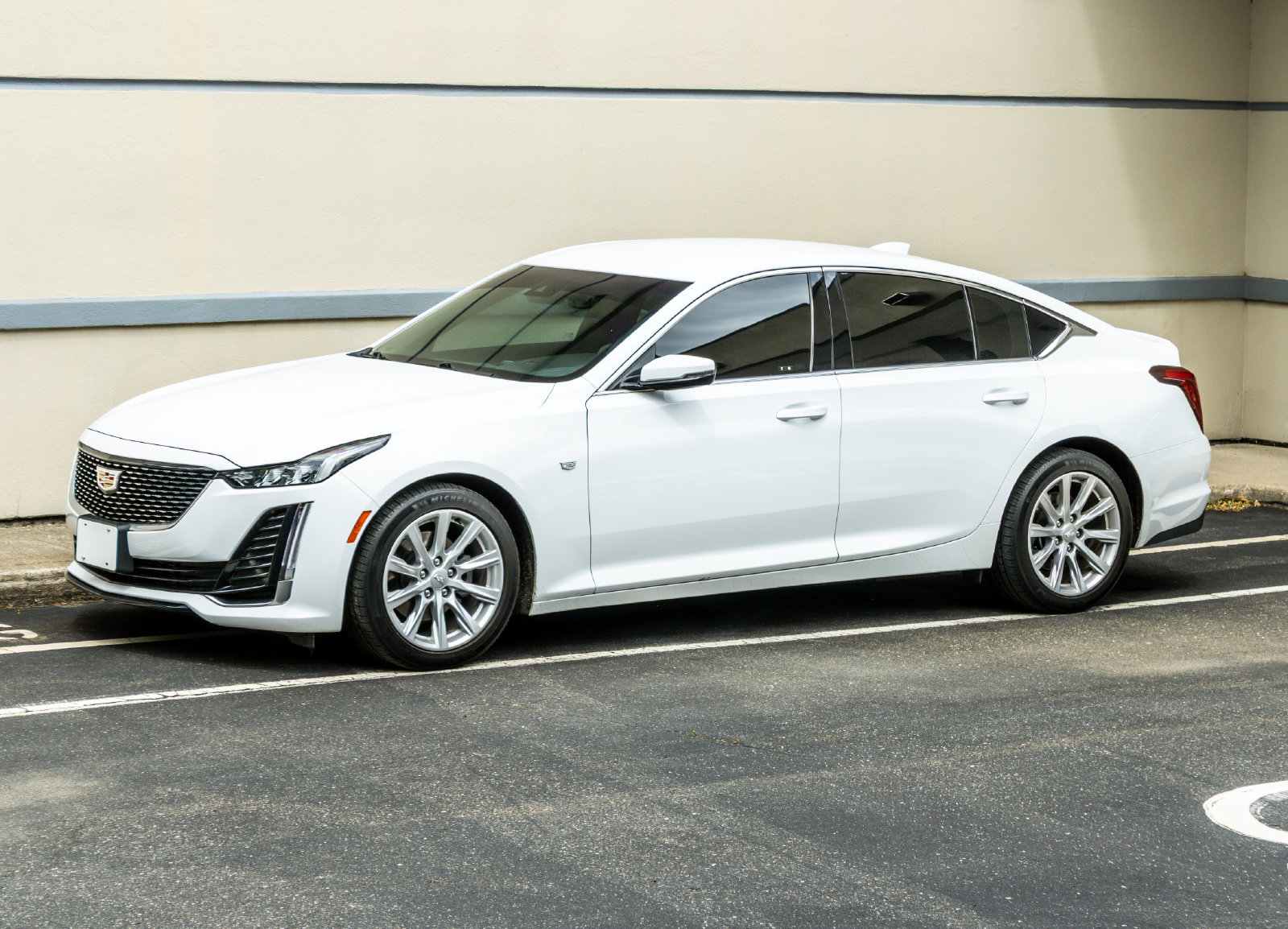 Used 2022 Cadillac CT5 Luxury RWD image 3