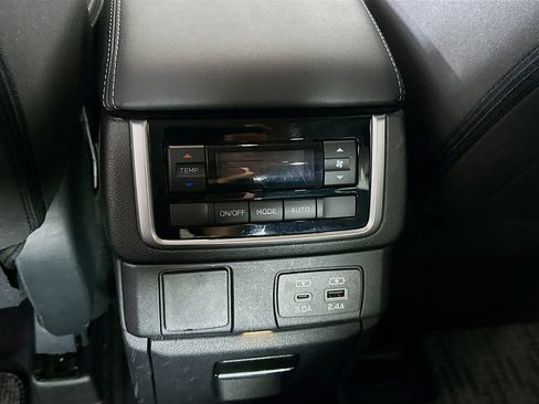 Used 2025 Subaru Ascent Premium AWD/4WD image 25