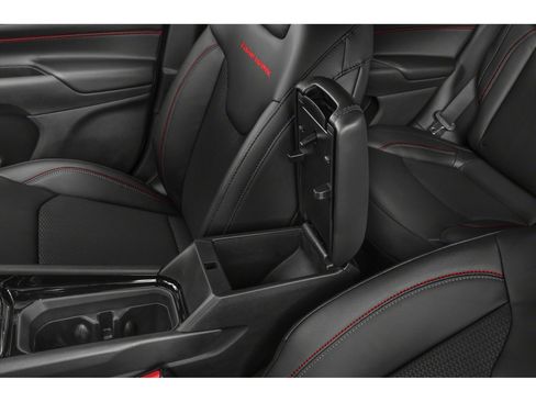 Used 2025 Jeep Compass Trailhawk image 12