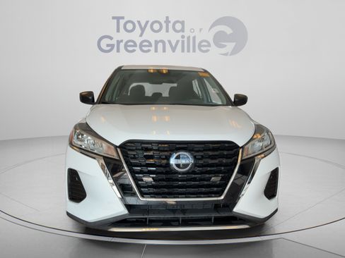 Used 2022 Nissan Kicks S FWD image 9