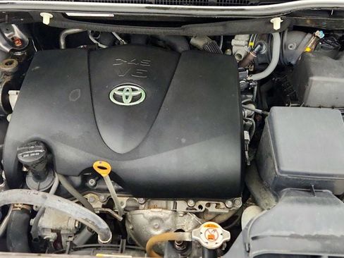 Used 2018 Toyota Sienna SE Premium image 28