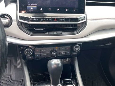 Used 2023 Jeep Compass Limited image 23