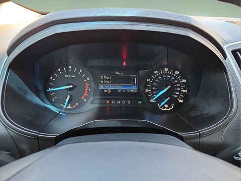 Used 2020 Ford Edge SE FWD image 23