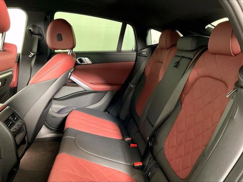 Certified 2024 BMW X6 xDrive40i w/ Premium Package image 5