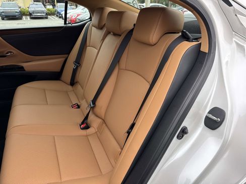 Certified 2024 Lexus ES 350 w/ Premium Package image 12