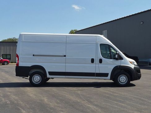 Used 2025 RAM ProMaster 2500 FWD image 8