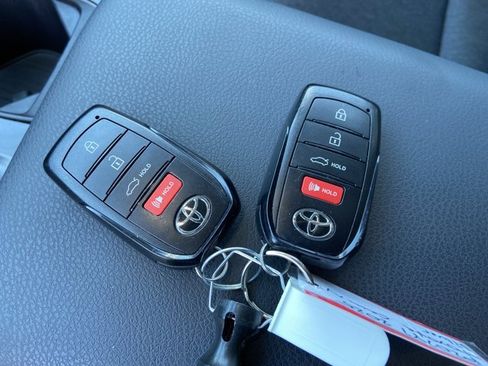 Used 2025 Toyota Camry LE image 41