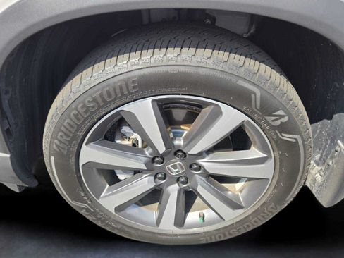 Used 2023 Honda Pilot Elite image 9