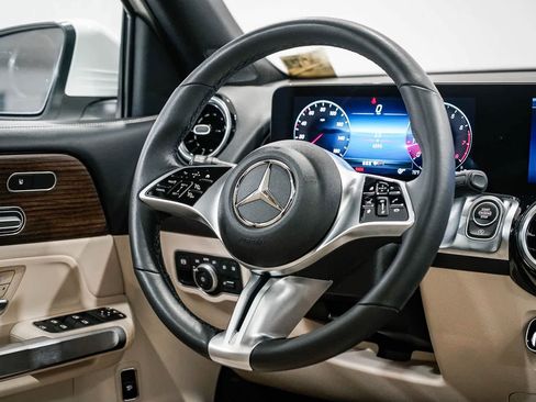 Used 2026 Mercedes-Benz GLB 250 image 15